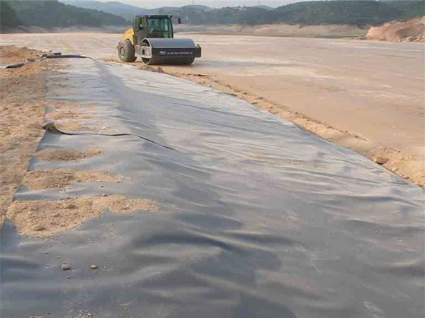 0.75mm人工湖防渗土工膜多少钱图片第3张 0.75mm人工湖防渗土工膜多少钱图片第3张-盈旭土工材料